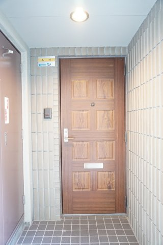 パークヒルズくすのき坂第5号棟の玄関