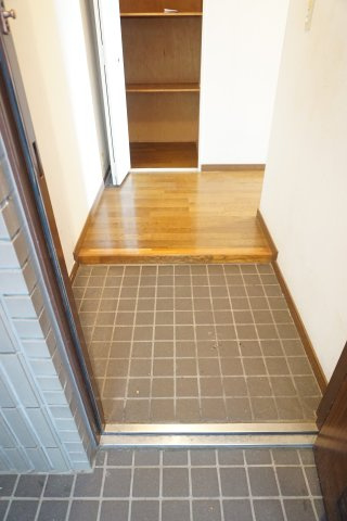 パークヒルズくすのき坂第5号棟の玄関