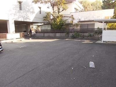 【駐車場】 | エルナード南川 | 敷地内駐車場で便利です。