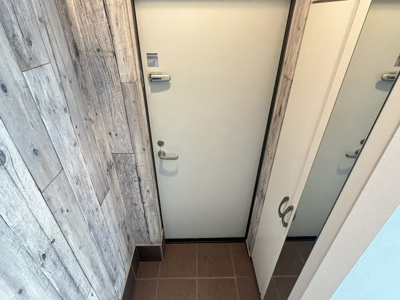 【玄関】 | ガーデンヒルズ | 明るい玄関です