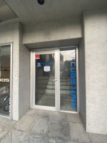 サンクタス市ヶ谷富久町 ウエストテラスの玄関