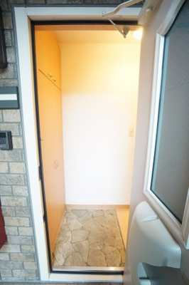 【玄関】 | ロジュマンマエバラD | ※同物件・反転タイプの写真です。