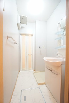 【洗面所】 | ロジュマンマエバラD | ※同物件・反転タイプの写真です。