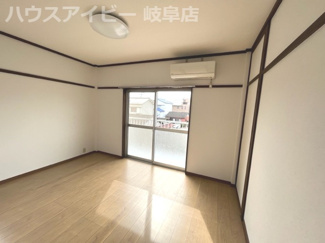 【洋室】 | 大垣市墨俣町中古住宅登場です♪内外装リフォーム済みです。エアコン・照明ついてます | 大垣市墨俣町中古住宅登場です♪内外装リフォーム済みです。エアコン・照明ついてますのですぐに新しい生活が送れます♪