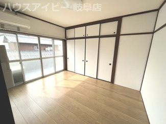 【洋室】 | 大垣市墨俣町中古住宅登場です♪内外装リフォーム済みです。エアコン・照明ついてます | 大垣市墨俣町中古住宅登場です♪内外装リフォーム済みです。エアコン・照明ついてますのですぐに新しい生活が送れます♪