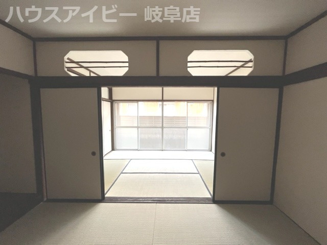 大垣市墨俣町中古住宅登場です♪内外装リフォーム済みです。エアコン・照明ついてますの和室|大垣市墨俣町中古住宅登場です♪内外装リフォーム済みです。エアコン・照明ついてますのですぐに新しい生活が送れます♪