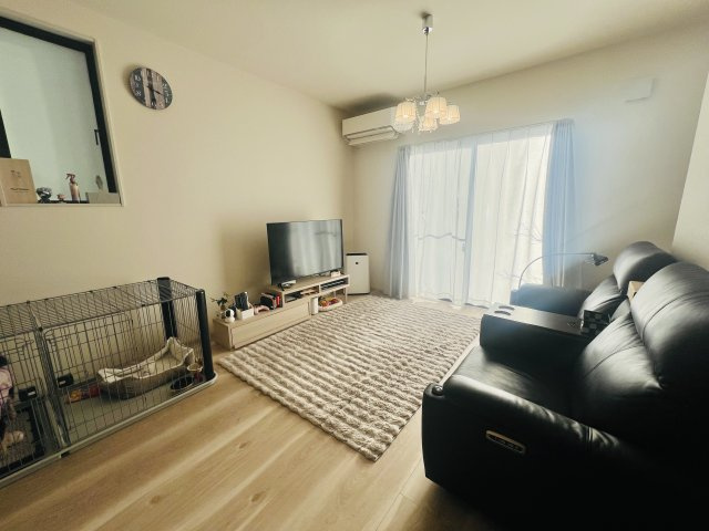 売中古戸建　静岡市駿河区西脇の居間・リビング|ゆとりがあるので、大きなソファーも置けます