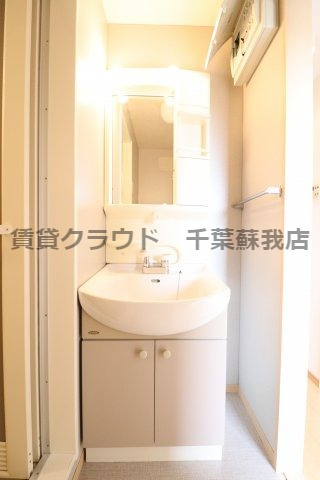 ジェンティーレ　ダイワの洗面所|明るい洗面所です