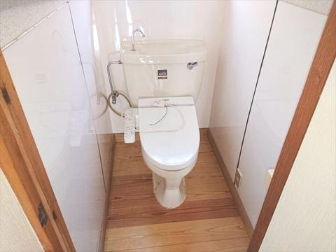 鎌田中古住宅のトイレ|1階トイレ温水便座付