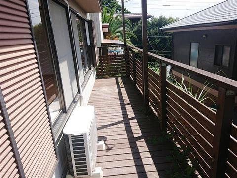 鎌田中古住宅のその他|リビングから続くウッドデッキ