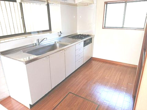 鎌田中古住宅のキッチン|システムキッチン