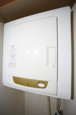 【設備】 | グランメゾン椿森 | 乾燥機付き※同物件・反転タイプの写真です。