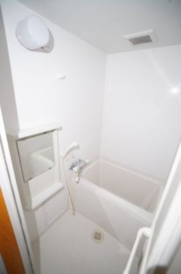 【浴室】 | グランメゾン椿森 | ※同物件・反転タイプの写真です。