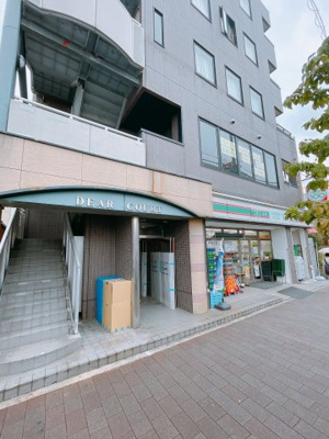 【外観】 | ディアコート | 1階コンビニです