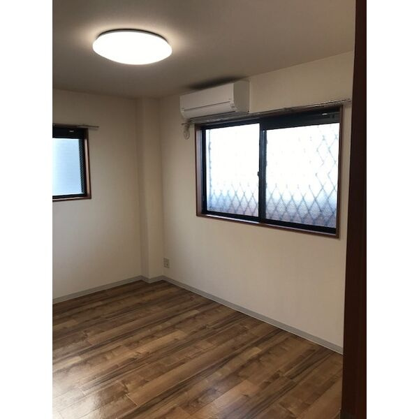 ルピナス武路の洋室
