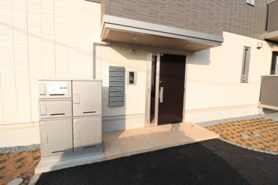 【エントランス】 | ソッリーゾB