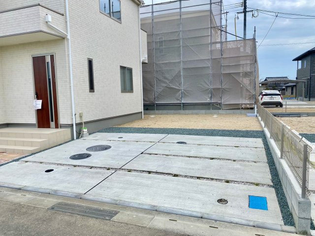 久留米市三潴町玉満の新築一戸建の駐車場