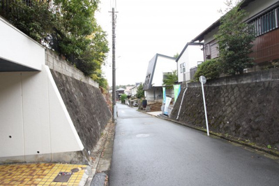 【前面道路含む現地写真】 | 東大和市湖畔２丁目/新築戸建て