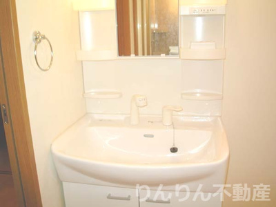 【洗面所】 | ドミール内浜 | コンパクトで使いやすい洗面所