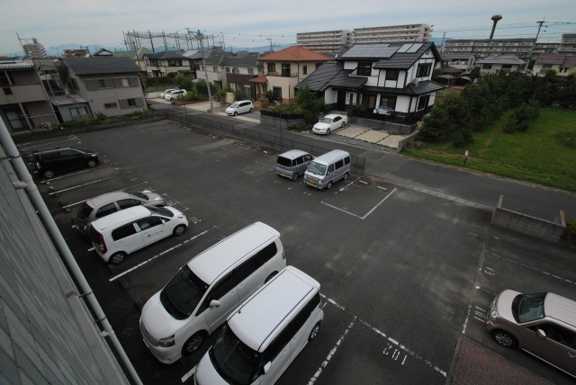 サンライズ大善寺の駐車場