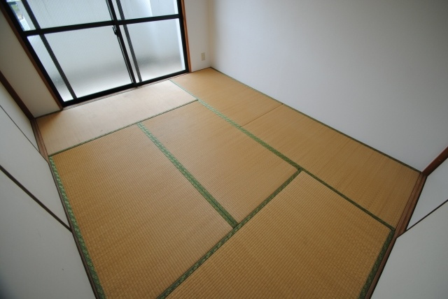 サンライズ大善寺の和室|内装イメージ：同物件別室