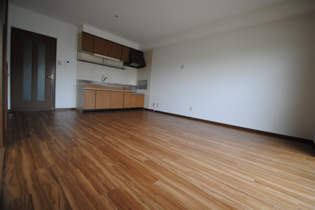 サンライズ大善寺の居間・リビング|内装イメージ：同物件別室