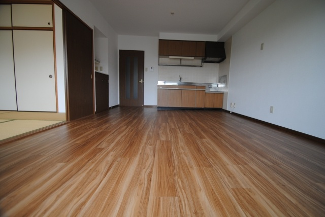 サンライズ大善寺の居間・リビング|内装イメージ：同物件別室