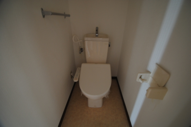 サンライズ大善寺のトイレ|ウォシュレット
内装イメージ：同物件別室