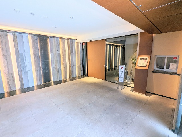 グランウィッシュ浅草EASTのエントランス