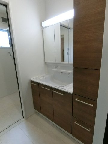 広島市安佐北区可部6丁目　中古一戸建て（全2棟）の独立洗面台|独立洗面化粧台が付いています