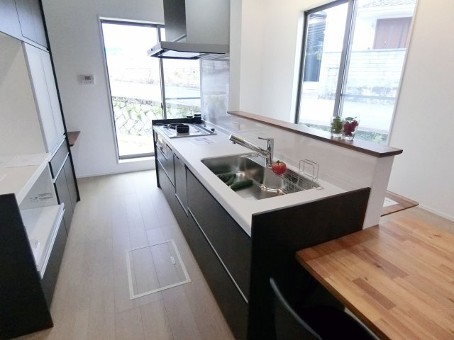 広島市安佐北区可部6丁目　中古一戸建て（全2棟）のキッチン|キッチンでお料理をお楽しみください