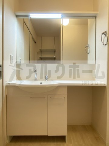 プレミール東本町の独立洗面台
