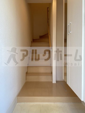 プレミール東本町の玄関