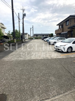 【駐車場】