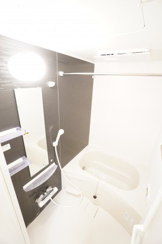 【浴室】 | KLEIN KIRSCHE | ※同物件・同タイプの写真です。