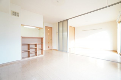 【居間・リビング】 | ディアコート | ※同物件・同タイプの写真です。