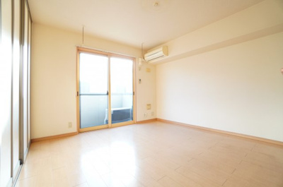 【居間・リビング】 | ディアコート | ※同物件・同タイプの写真です。