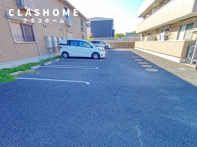 グランシャリオ前屋敷A　　刈谷市近郊の賃貸はクラスホーム刈谷店の駐車場