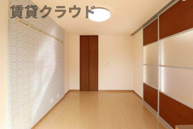 エスペランサAの寝室|こちらの居間で趣味の時間をお楽しみください