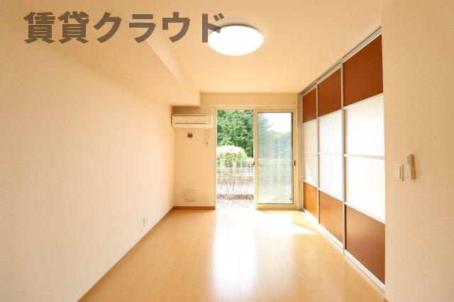 エスペランサAの洋室|明るい寝室です！