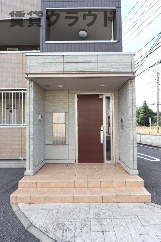 エスペランサAのエントランス|オートロックはあると安心感が違いますね！