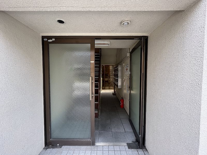 スカイロード長岡のエントランス