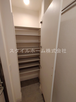 【玄関】 | Ｓｏｌｉｓ　A | 別部屋写真です。