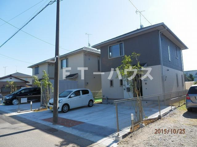 千種町戸建貸家の駐車場