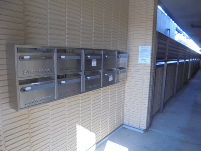 ファミール河内のエントランス