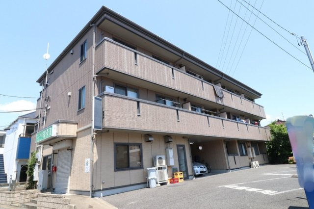 ファミール河内の外観