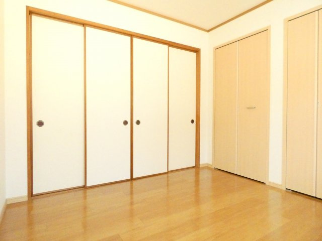 シュープリームの洋室