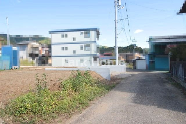 高知市中秦泉寺-建築条件付き-売土地の前面道路含む現地写真