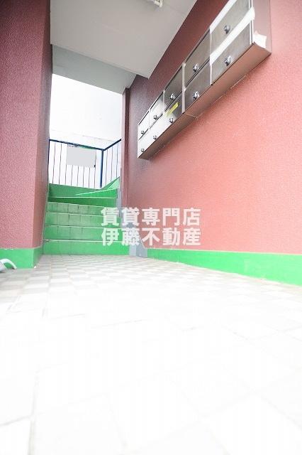 EISHO BUILDINGのエントランス