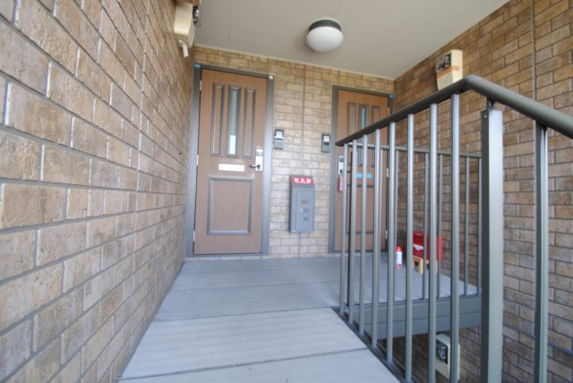 ハレアカラＡ棟の玄関